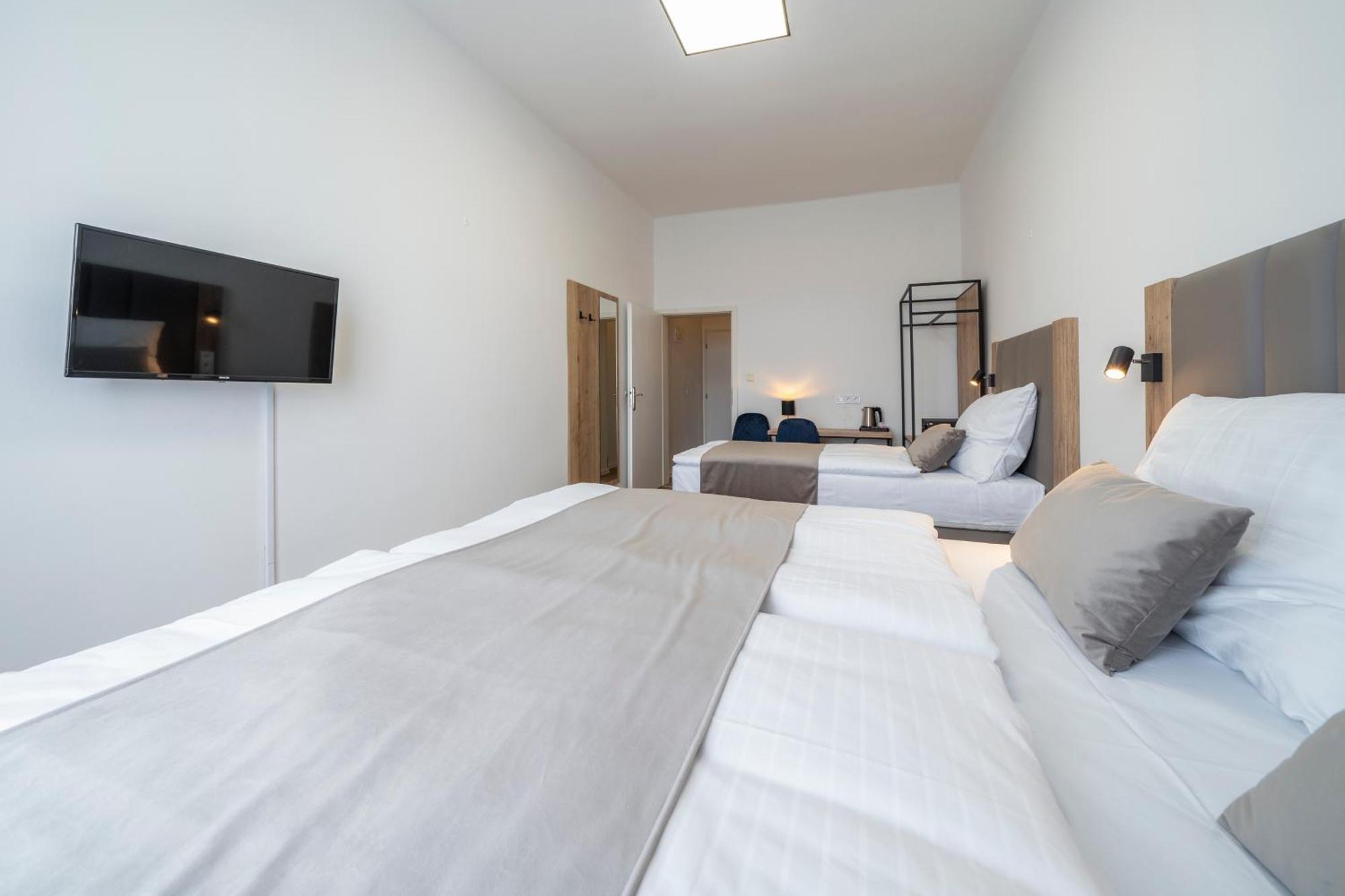 Hotel Leon Praha Bagian luar foto